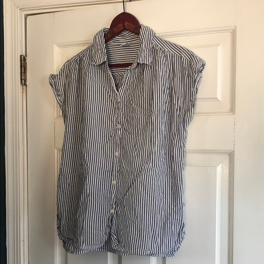 Old Navy Blue and White Striped Short-Sleeve Button-Down Shirt